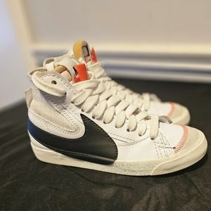 Nike Mid Blazer 77 Jumbo Swoosh
